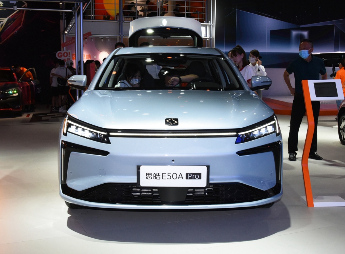 شبكة السيارات الصينية – جاي ايه سي تطرح السيارة الكهربائية الجديدة SiHao E50A للبيع في الصين