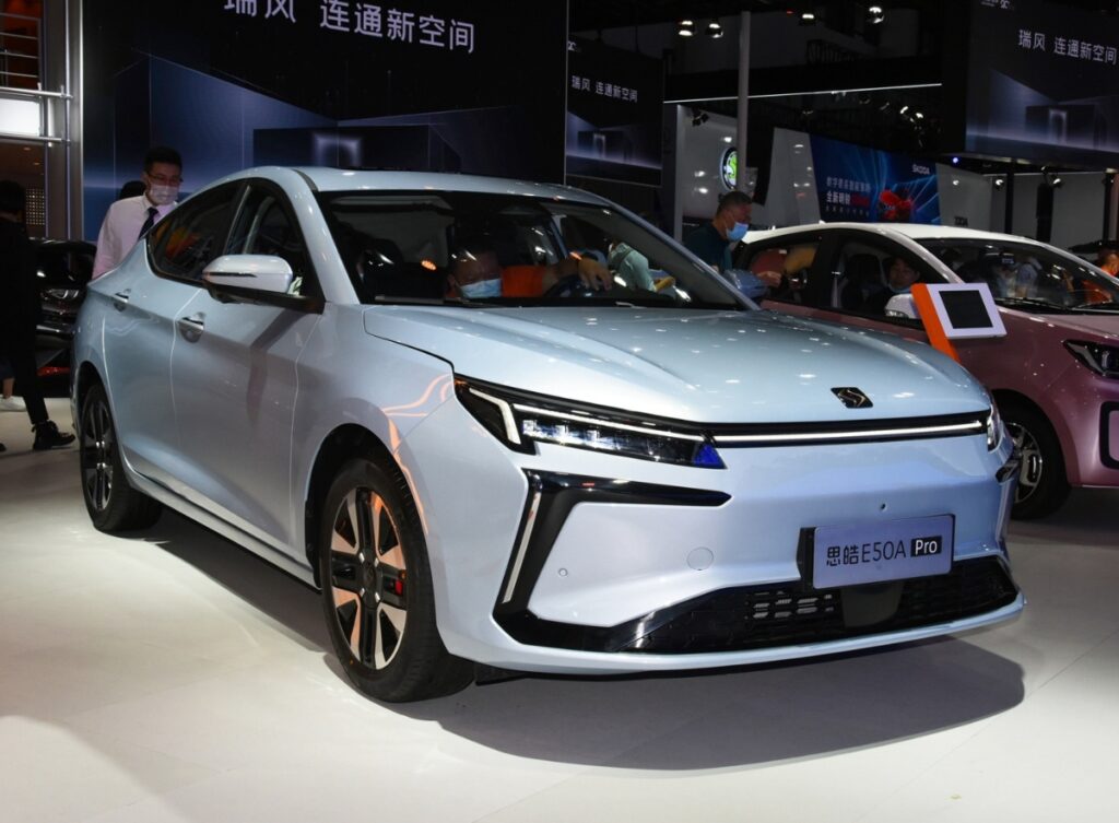 شبكة السيارات الصينية – جاي ايه سي تطرح السيارة الكهربائية الجديدة SiHao E50A للبيع في الصين