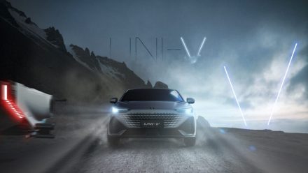 مقارنة شاملة بين سيارة ام جي 6 2023 وشانجان UNI-V 2024 بالسعودية