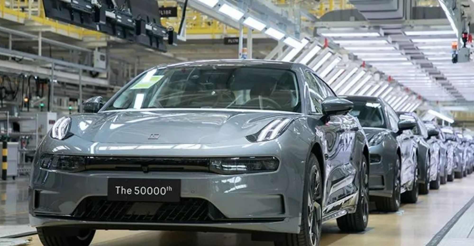 شبكة السيارات الصينية – زيكر تحتفل بإكمال إنتاج الوحدة رقم 50 ألف لسيارة 001 الكهربائية في مصانعها