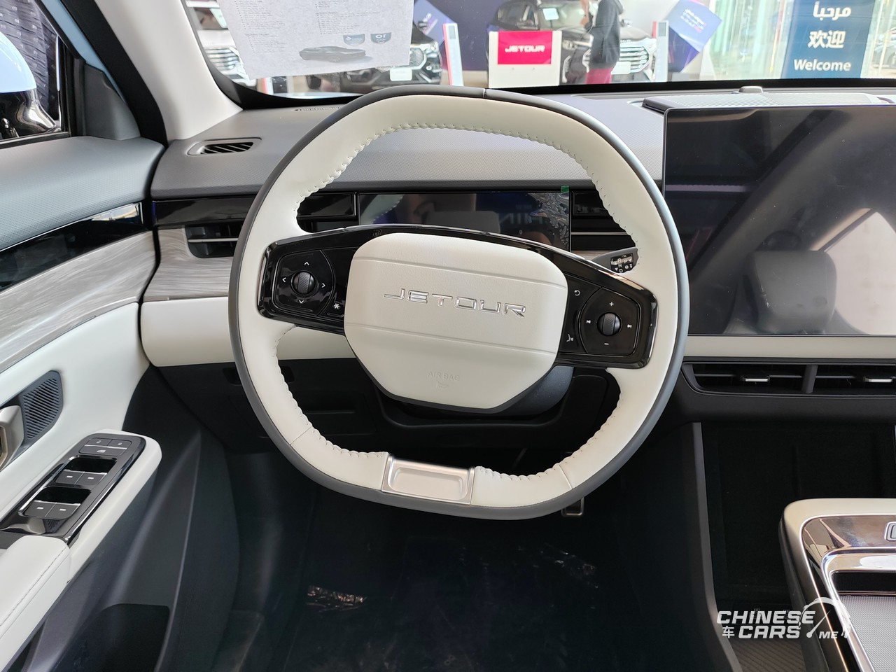 أهم ما تريد معرفته عن جيتور داشينج 2025 وتجهيزات المقصورة الداخلية 10