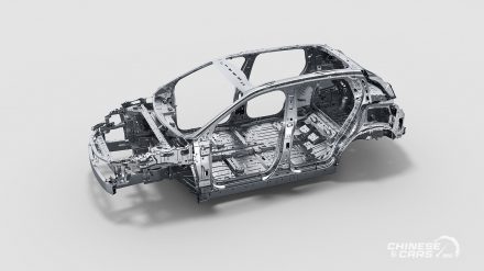 مراجعة منصة SEA في ZEEKR X: التقنية خلف الأداء