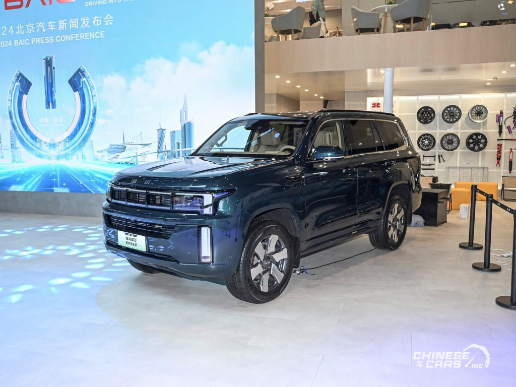 شبكة السيارات الصينية – جولة شبكة السيارات الصينية بمعرض بكين 2024 - إطلاق سيارة بايك Bj60 الفاخرة بطراز هجين EREV موسع المدى