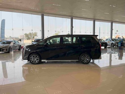 مواصفات وتجهيزات الفئة القياسية لسيارة GAC M8 موديل 2026 بالسعودية