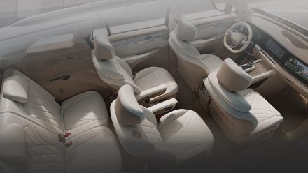 داخلية ام جي RX9 2025: مساحات رحبة تجمع بين التكنولوجيا والراحة العائلية