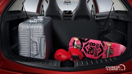 جيلي GX3 برو 2026: مساحة الشنطة وحلول التخزين داخل المقصورة