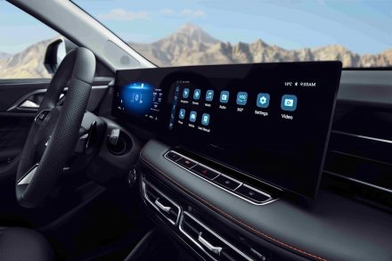 MG HS وأهم التجهيزات الداخلية