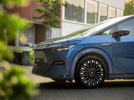 Xpeng في 2025: مبيعات 429,445 سيارة بنمو 126%… مع قفزة كبيرة في الطرازات والتقنيات الذكية