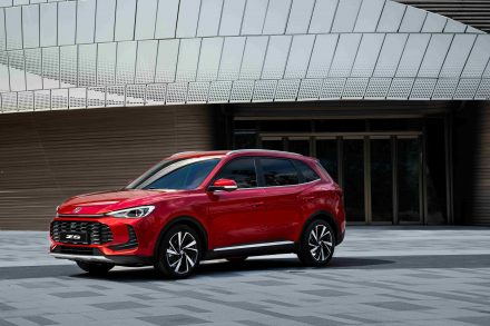 فئات وأسعار MG ZS 2025 الجديدة كليًا بالسعودية، وماذا عن المحركات الجديدة؟