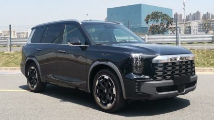 تعرف على فئات وأسعار سيارة GAC GS8 ترافيلر 2026 الجديدة بالسعودية