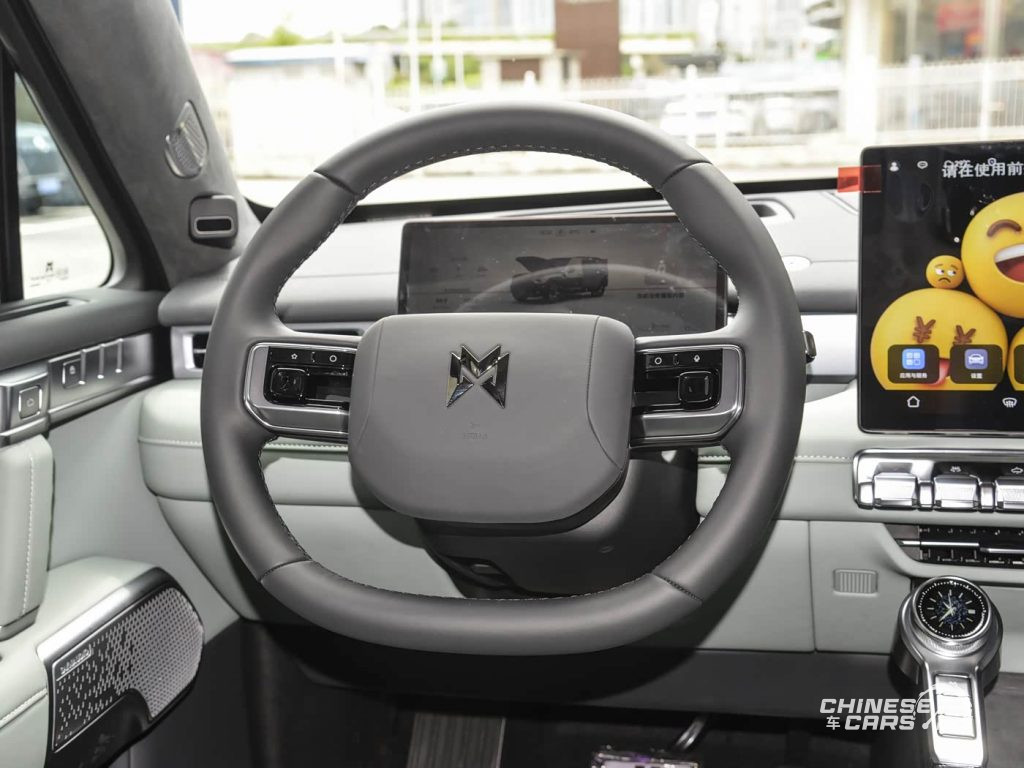 شبكة السيارات الصينية – إطلاق منغشي M817 من دونغ فينغ: SUV هجينة PHEV للطرق الوعرة بهيكل شاصي منفصل وتقنيات هواوي الذكية
