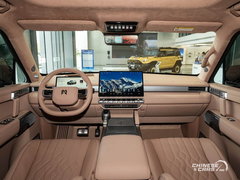 شبكة السيارات الصينية – إطلاق منغشي M817 من دونغ فينغ: SUV هجينة PHEV للطرق الوعرة بهيكل شاصي منفصل وتقنيات هواوي الذكية