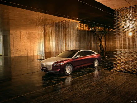 لانتو (فويا) تشيسنج لايت L – السيدان الفاخرة PHEV من دونغ فينغ بمدى كهربائي 410 كم وتقنيات هواوي الذكية