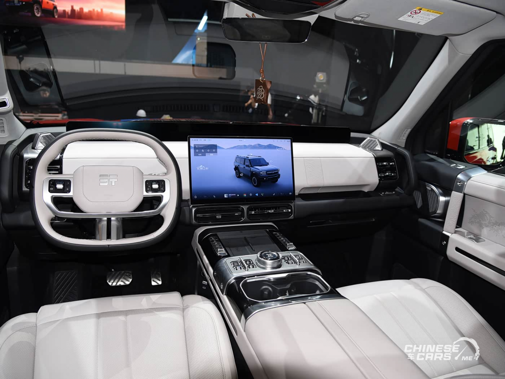 شبكة السيارات الصينية – جيتور G700 يظهر رسميًا في معرض تشنغدو 2025 بنسخ خاصة وتجهيزات هجينة فائقة القوة