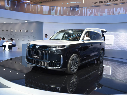 شيري فولوين T11 الجديدة كليًا تنطلق في معرض تشنغدو 2025: SUV فاخرة بستة مقاعد ومدى يتجاوز 1400 كم
