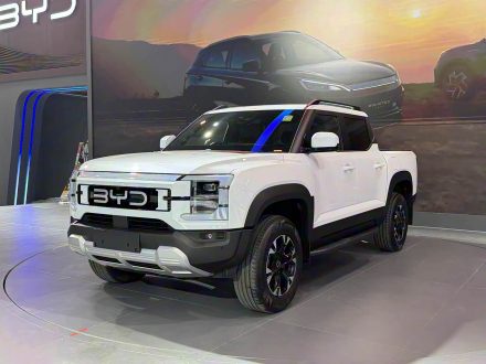 قراءة تفصيلية لسيارة بي واي دي شارك 6 PHEV موديل 2026 الجديدة كليًا بالسعودية