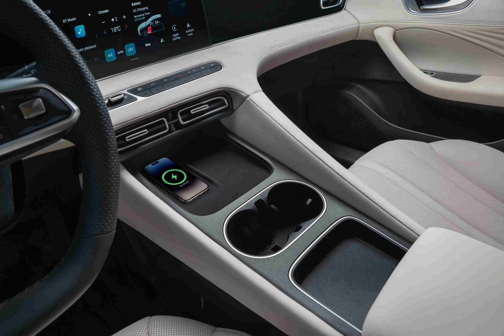 إم جي 8 PHEV الجديدة كلياً 2025: سيدان هجينة بمدى قياسي يصل إلى 1,650 كم في الشرق الأوسط رسميًا 19 شبكة السيارات الصينية – إم جي 8 PHEV الجديدة كلياً 2025: سيدان هجينة بمدى قياسي يصل إلى 1,650 كم في الشرق الأوسط رسميًا