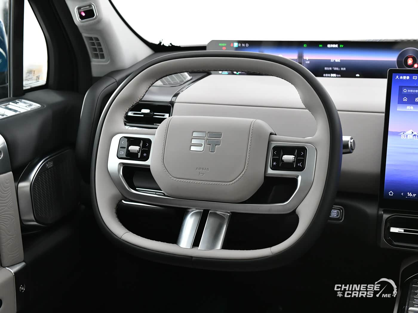 شبكة السيارات الصينية – ظهور سيارة جيتور G700 موديل 2026 في معرض سيارات الرياض