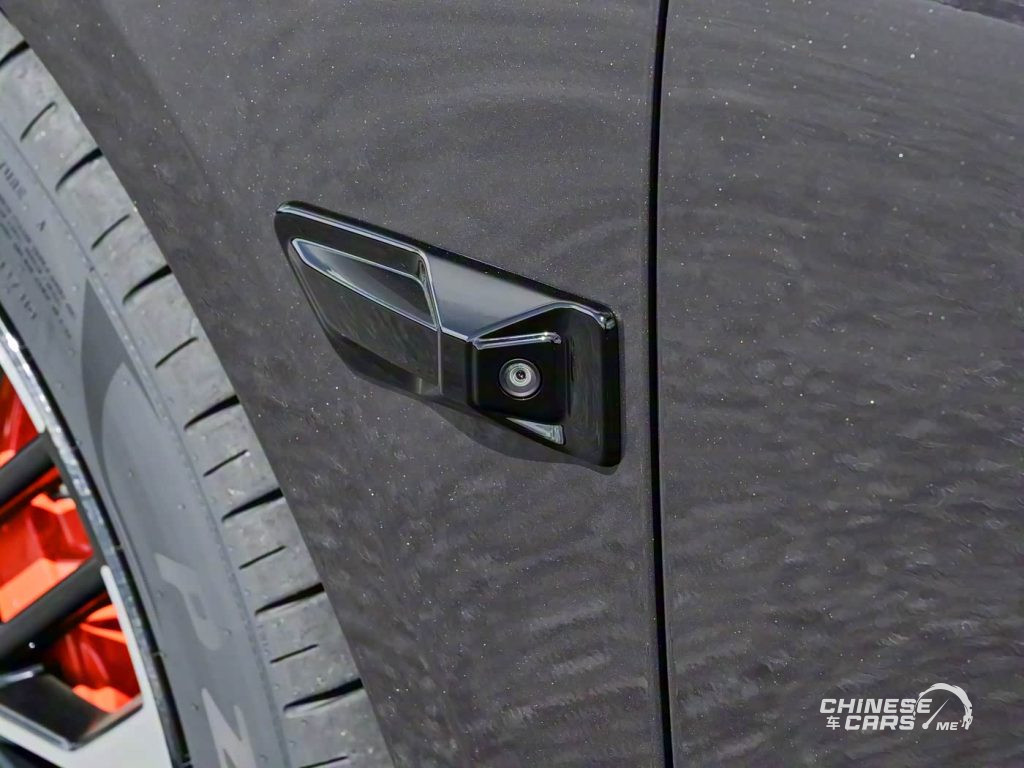 شبكة السيارات الصينية – إطلاق زِيكر 001 المحدثة في الصين – منصة 900V فائقة، أداء 912 حصان، وتسارع 2.8 ثانية فقط!