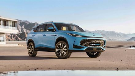 MG HS Hybrid+ الجديدة كليًا تُشعل سوق السيارات الهجينة في الشرق الأوسط: أداء ذكي ومدى قيادة يتجاوز 1,200 كلم