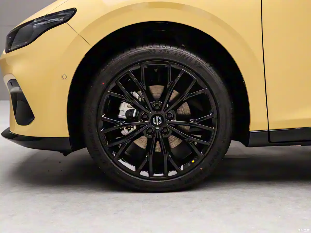 ليب موتور Lafa5 الجديدة: كهربائية مدمجة بذكاء متقدم وشريحة 8295 وسعر يبدأ من 55,000 ريال سعودي 6 شبكة السيارات الصينية – ليب موتور Lafa5 الجديدة: كهربائية مدمجة بذكاء متقدم وشريحة 8295 وسعر يبدأ من 55,000 ريال سعودي