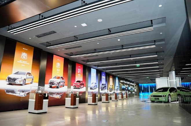 BYD Di Space: أول مركز علمي وتجريبي للسيارات الكهربائية في العالم… مستقبل التنقل يبدأ من تشنغتشو 4 شبكة السيارات الصينية – BYD Di Space: أول مركز علمي وتجريبي للسيارات الكهربائية في العالم… مستقبل التنقل يبدأ من تشنغتشو