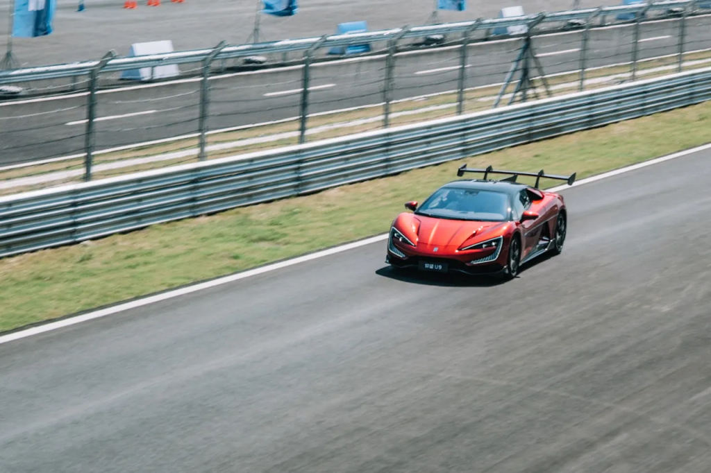 داخل مضمار BYD في تشنغتشو: أكبر منشأة اختبار وتطوير للقيادة الذكية والمركبات الكهربائية في وسط الصين