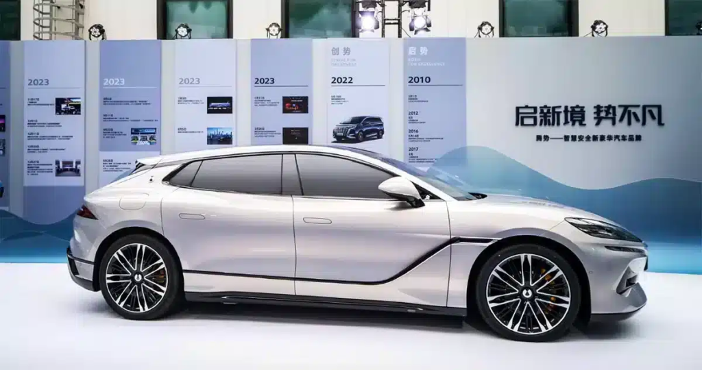 منصة DENZA e3: ثورة هندسية في عالم السيارات الذكية الفاخرة وتقنية التحكم المركزي المتكاملة