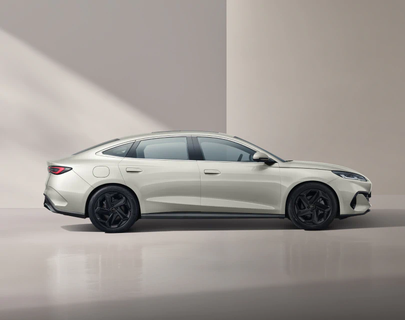 شبكة السيارات الصينية – BYD SEAL 6 DM-i: سيدان هجينة بمدى 1500 كم تدخل أوروبا وقريبًا في أسواق الشرق الأوسط.