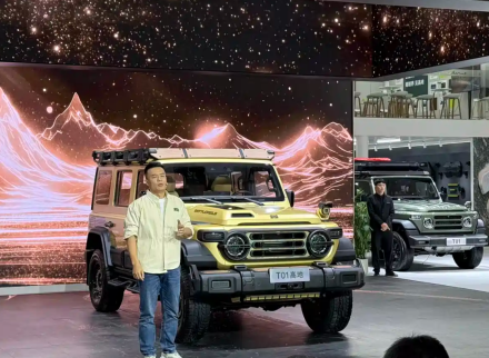 إطلاق 212 T01 نسخة “الهايلاند” رسميًا في معرض قوانغتشو 2025 وقريبًا نراها في السعودية.