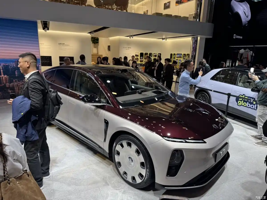 نيو ET9 إصدار Horizon الخاص يظهر بألوان جديدة في معرض قوانغتشو 2025