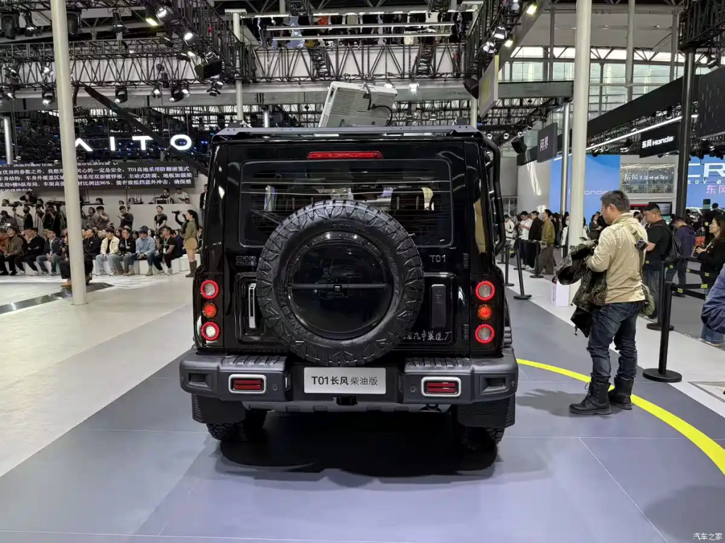 شبكة السيارات الصينية – 212 T01 تشانغفِينغ ديزل 2025: الظهور الأول رسميًا في معرض قوانغتشو بتجهيزات طرق وعرة قوية ومحرك ديزل جديد