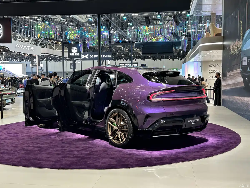 شبكة السيارات الصينية – إطلاق اللون المُخصص “البنفسجي” لأول مرة على سيارة شاومي YU7 Max في معرض قوانغتشو 2025