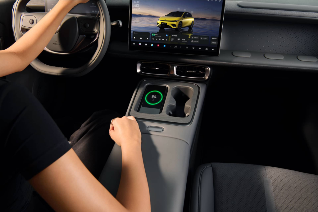 ليب موتور Lafa5 الجديدة: كهربائية مدمجة بذكاء متقدم وشريحة 8295 وسعر يبدأ من 55,000 ريال سعودي 11 شبكة السيارات الصينية – ليب موتور Lafa5 الجديدة: كهربائية مدمجة بذكاء متقدم وشريحة 8295 وسعر يبدأ من 55,000 ريال سعودي