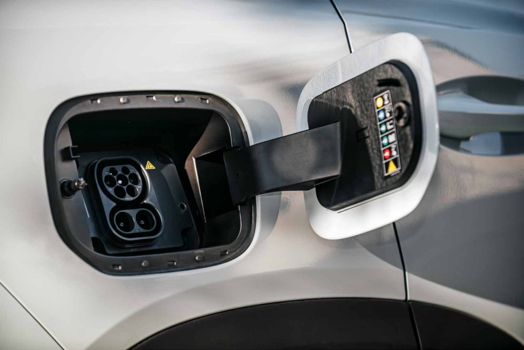 ساويست S06 PHEV تظهر في معرض الرياض للسيارات 2025 6