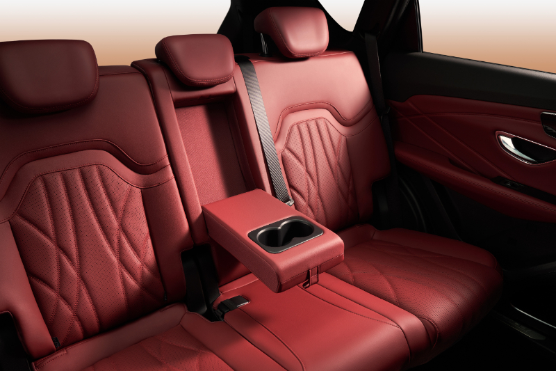 ساويست S07 تخطف الأنظار في معرض الرياض بخيارات محركات متعددة 13