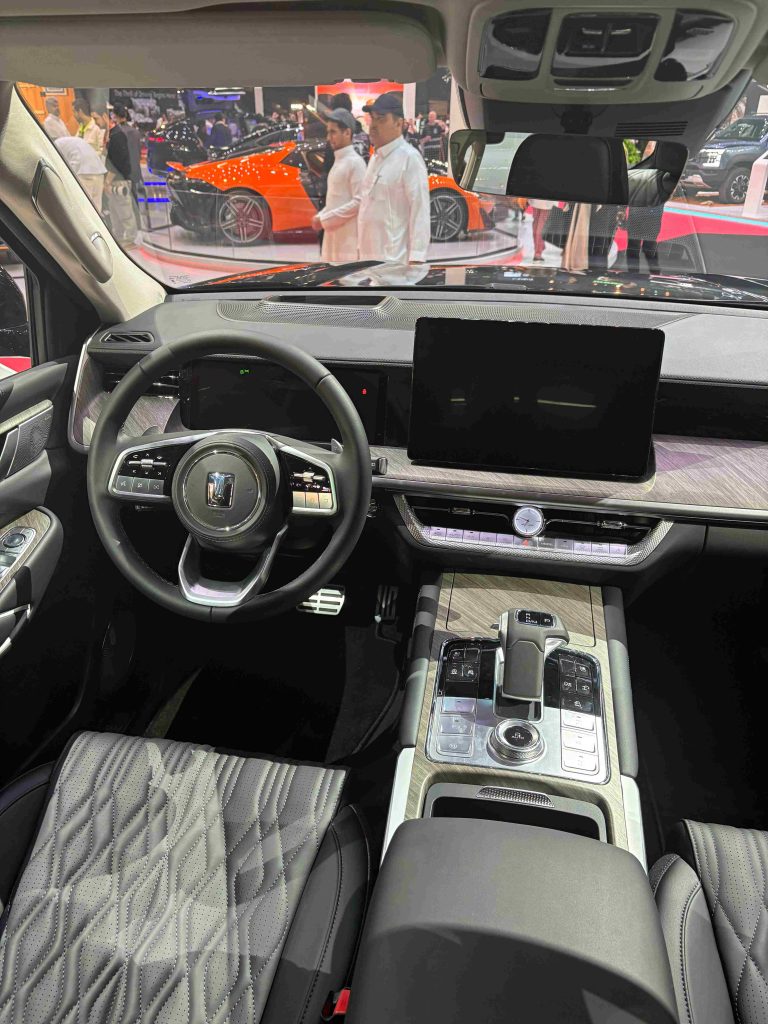 تانك 500 بلاك إيديشن 2026 تصل معرض الرياض من خلال شركة توزيع وتسويق السيارات المحدودة 12