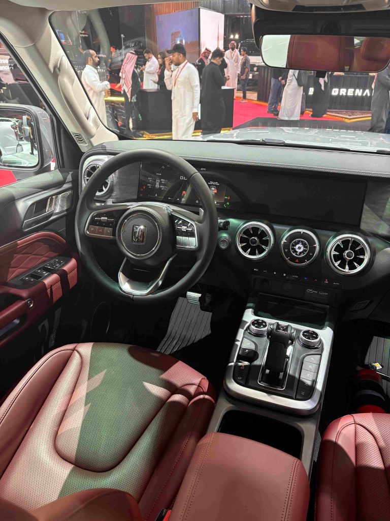 شبكة السيارات الصينية – ظهور تانك 300 موديل 2026 في معرض الرياض مع وكيلها "شركة توزيع وتسويق السيارات المحدودة"