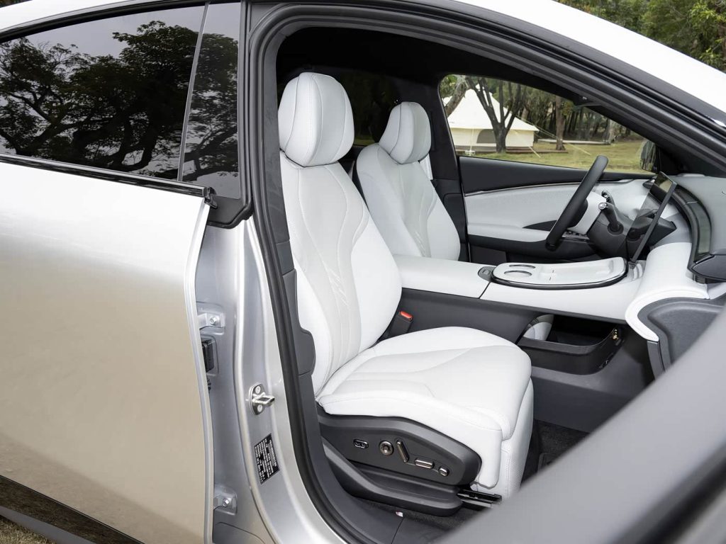 Xpeng G7 نسخة المدى الممتد تظهر رسميًا… مدى كهربائي 430 كم ومدى إجمالي يصل إلى 1704 كم 10 شبكة السيارات الصينية – Xpeng G7 نسخة المدى الممتد تظهر رسميًا… مدى كهربائي 430 كم ومدى إجمالي يصل إلى 1704 كم