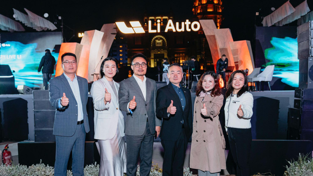 لي أوتو تدخل مصر رسميًا: توسع تاريخي للعلامة الصينية الفاخرة وسيارات المدى الممتد في السوق المصري 2 شبكة السيارات الصينية – لي أوتو تدخل مصر رسميًا: توسع تاريخي للعلامة الصينية الفاخرة وسيارات المدى الممتد في السوق المصري