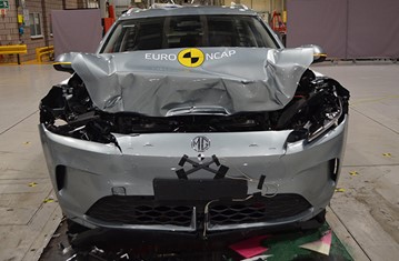 شبكة السيارات الصينية &ndash; MG4 EV URBAN 2025 تحقق تقييم 5 نجوم في اختبارات السلامة الأوروبية Euro NCAP