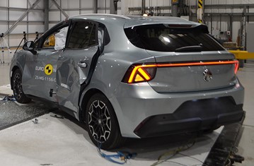 شبكة السيارات الصينية &ndash; MG4 EV URBAN 2025 تحقق تقييم 5 نجوم في اختبارات السلامة الأوروبية Euro NCAP