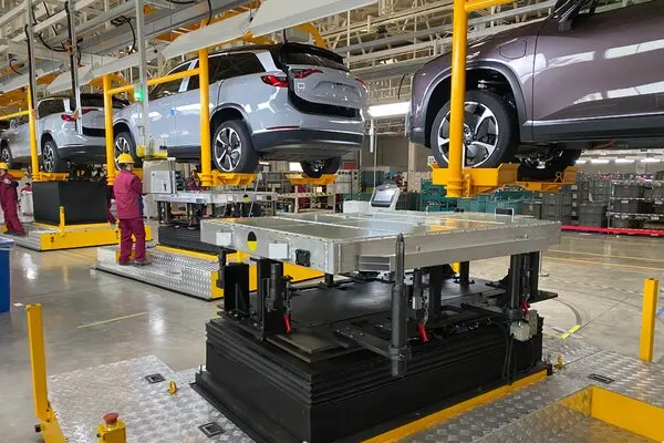 شبكة السيارات الصينية &ndash; الصين تبدأ تتبع البصمة الكربونية لبطاريات سيارات الطاقة الجديدة في 2026: خطوة استراتيجية لتعزيز تنافسية الصادرات وتحقيق الحياد الكربوني