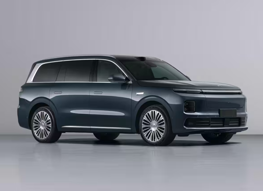 شبكة السيارات الصينية &ndash; ليب موتور D19 تثبت تفوقها هندسيًا: أول SUV في العالم تجتاز اختبار انفجار إطارين متزامنين على الجليد