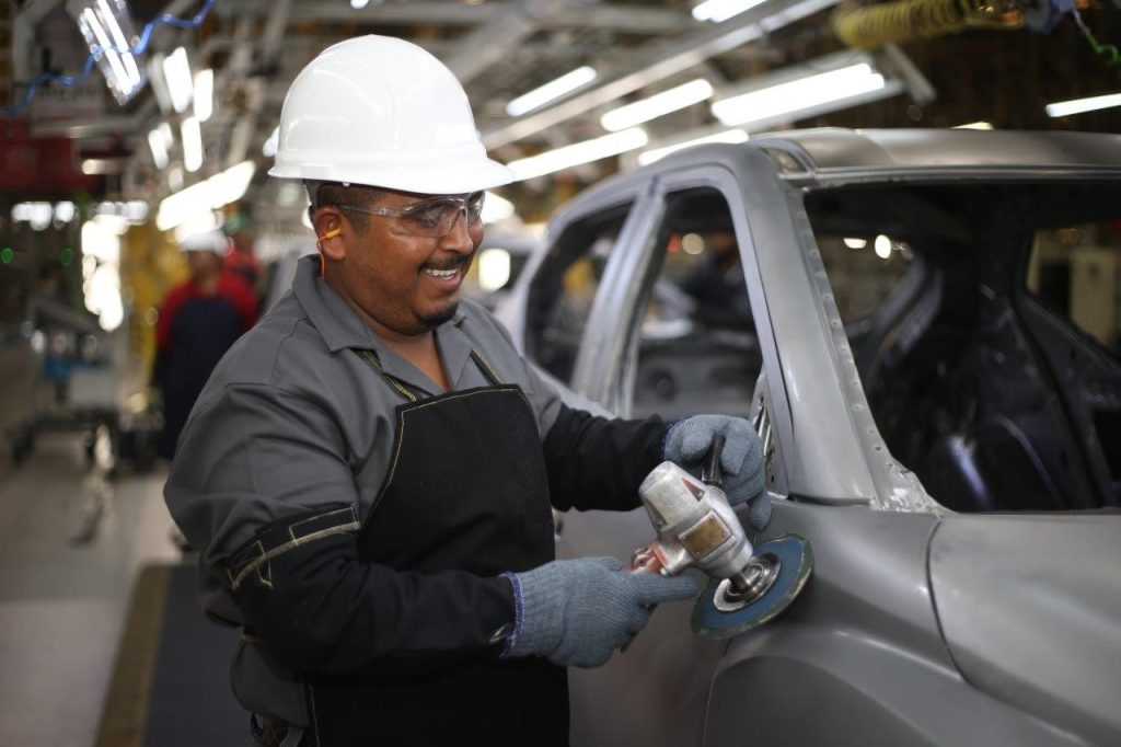 شبكة السيارات الصينية &ndash; معركة صينية على بوابة أمريكا الشمالية: BYD وشيري وجريت وول تتنافس للسيطرة على مصنع COMPAS نيسان–مرسيدس في المكسيك