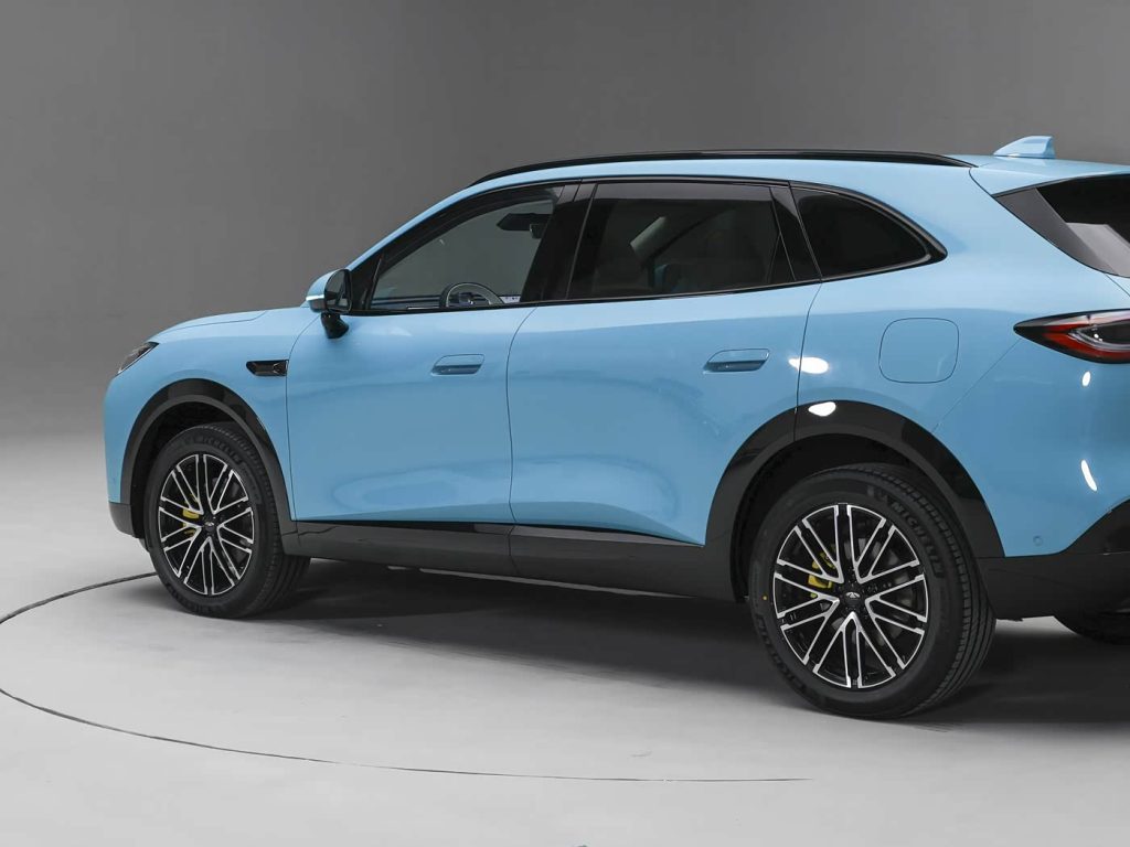 شبكة السيارات الصينية &ndash; شيري فولوين T9L 2026 الجديدة: SUV متوسطة بخمسة مقاعد بمدى يصل إلى 2000 كم وتقنيات ذكية والسعر؟