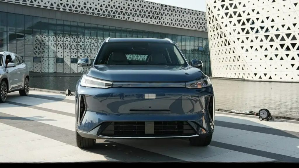 شبكة السيارات الصينية &ndash; جيلي تكشف عن جالاكسي M7 الجديدة: SUV هجينة بمدى كهربائي 225 كم ومدى إجمالي 1730 كم تدخل معركة العائلة بقوة