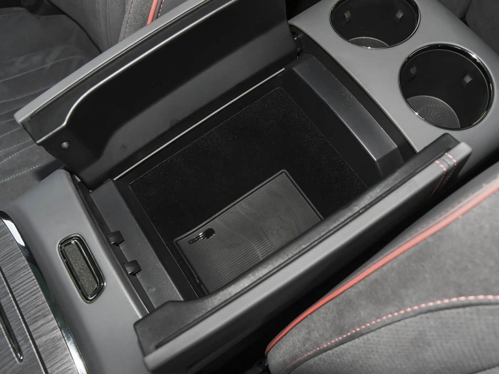 جيلي جالاكسي ستار 8 إصدار الرحلات الطويلة 2026: قفزة كبيرة في المدى 1725 كم والذكاء بفئة السيدان الهجينة 18 شبكة السيارات الصينية – جيلي جالاكسي ستار 8 إصدار الرحلات الطويلة 2026: قفزة كبيرة في المدى 1725 كم والذكاء بفئة السيدان الهجينة