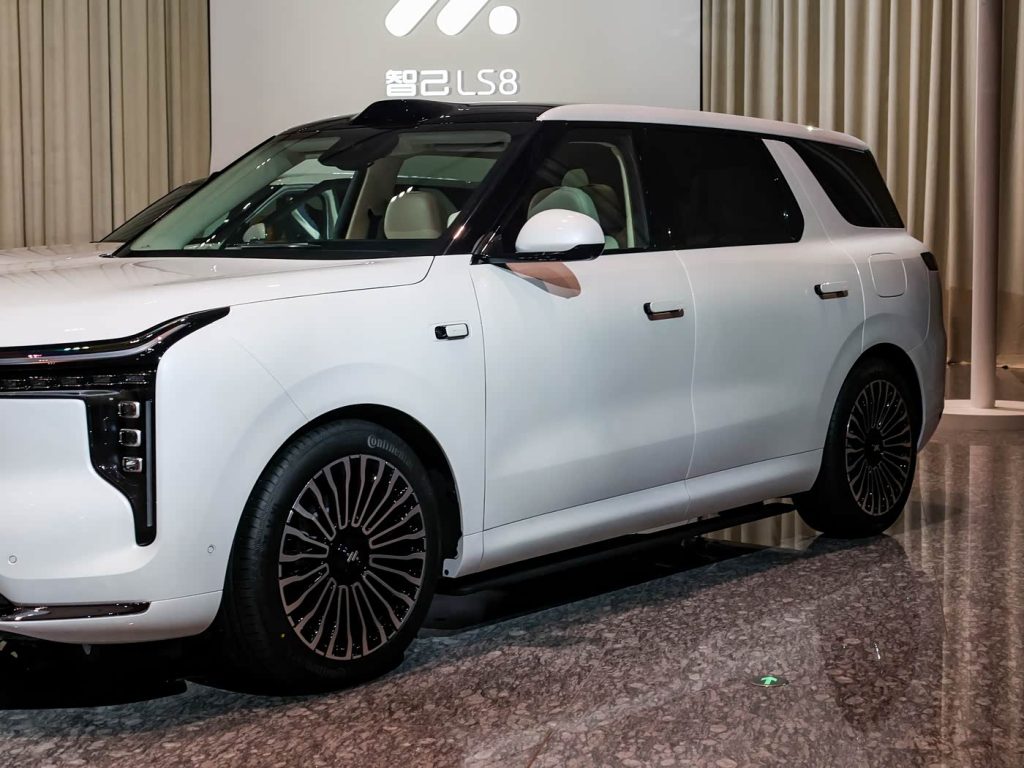 شبكة السيارات الصينية &ndash; قبل الإطلاق الرسمي… IM LS8 تكشف عن نفسها: SUV هجينة بمدى ممتد يصل إلى 430 كم كهربائي وتقنيات قيادة ذكية من الجيل الرابع