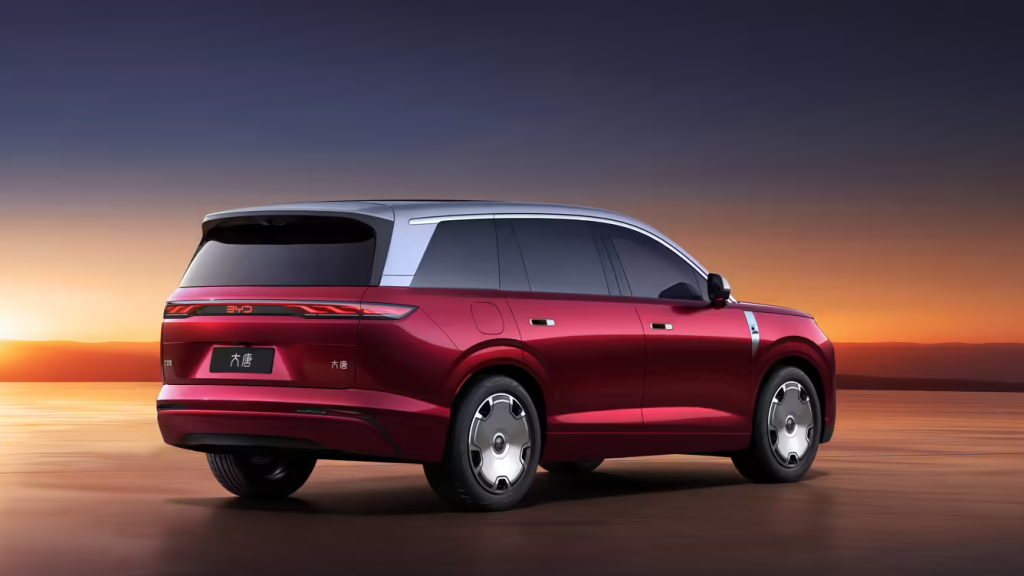 شبكة السيارات الصينية &ndash; بي واي دي تكشف عن Great Tang: كهربائية رائدة بمدى يصل إلى 950 كم وتقنية شحن ميغاواط فائقة السرعة